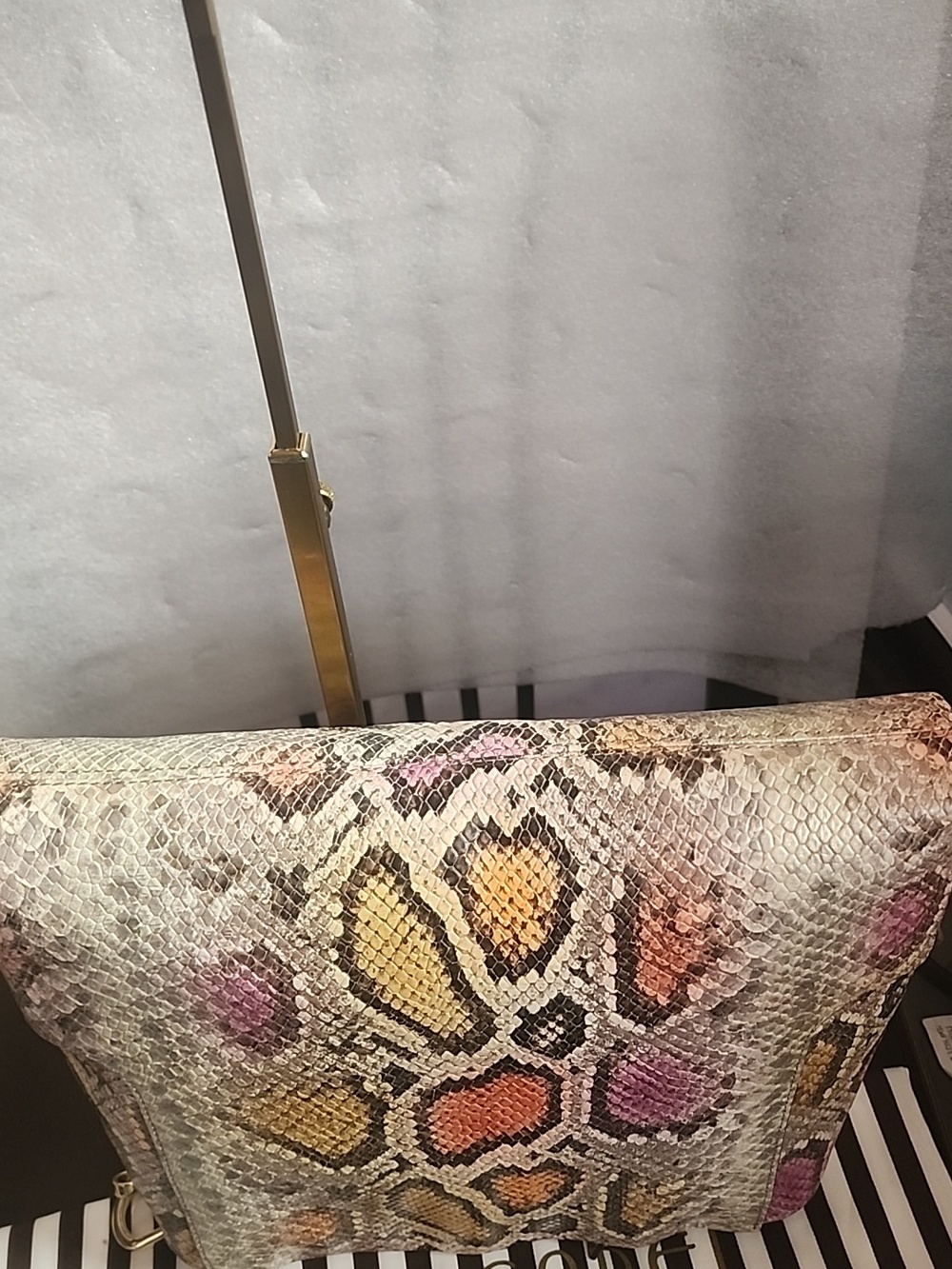 Henri Bendel Leather Crossbody/ Shoulder Bag Like New Condition - Picture 11 of 17